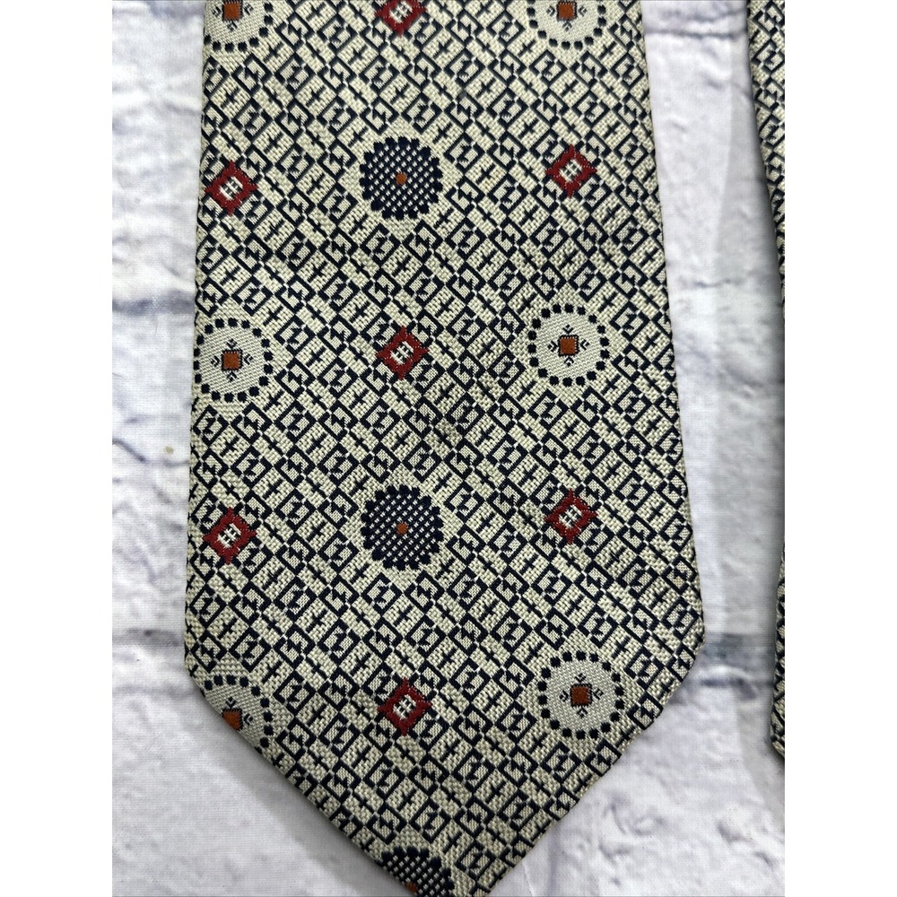 Vintage Johnny Carson Mens Geometric Medallion Tie Navy Blue Red Cream Polyester - Picture 2 of 5